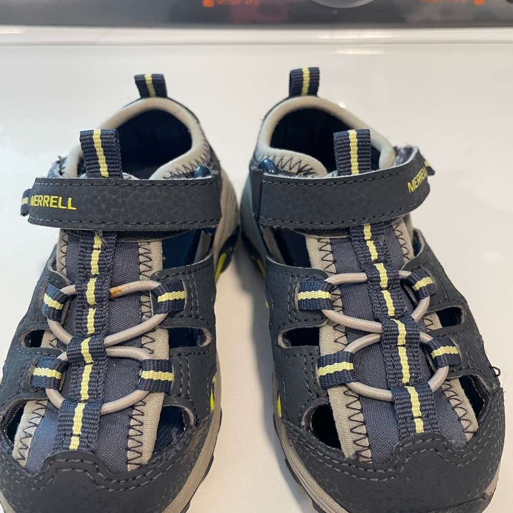 Merrell Toddler 6T hydro Sandals